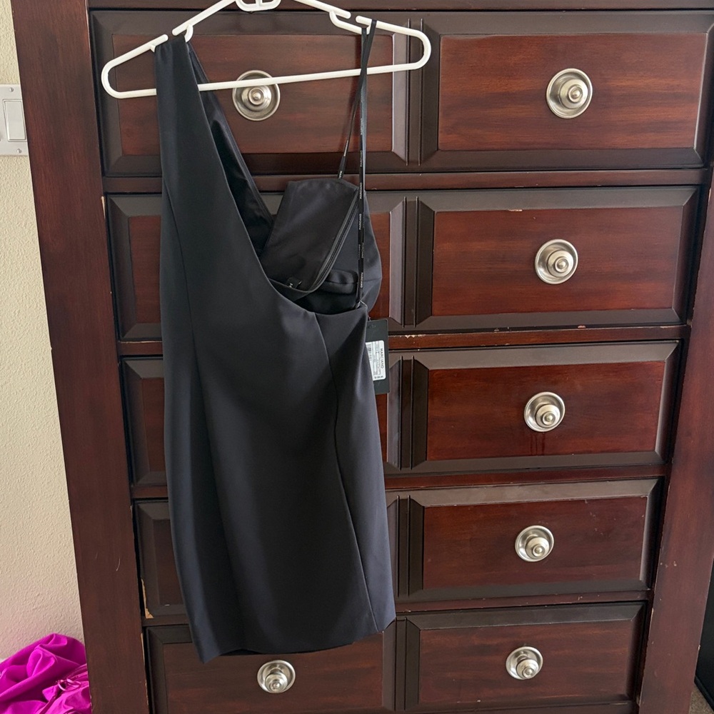 Guess by Marciano Elegant Black One-Shoulder Dress